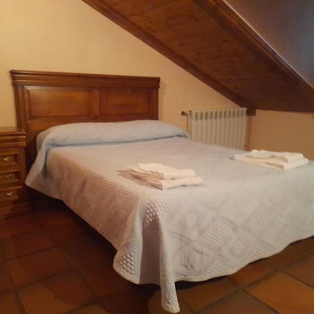 Hostal Restaurante Villa De Sepúlveda Buitenkant foto