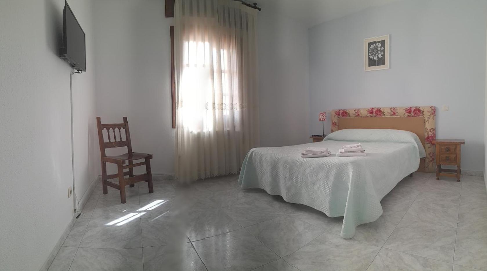 Hostal Restaurante Villa De Sepúlveda Buitenkant foto