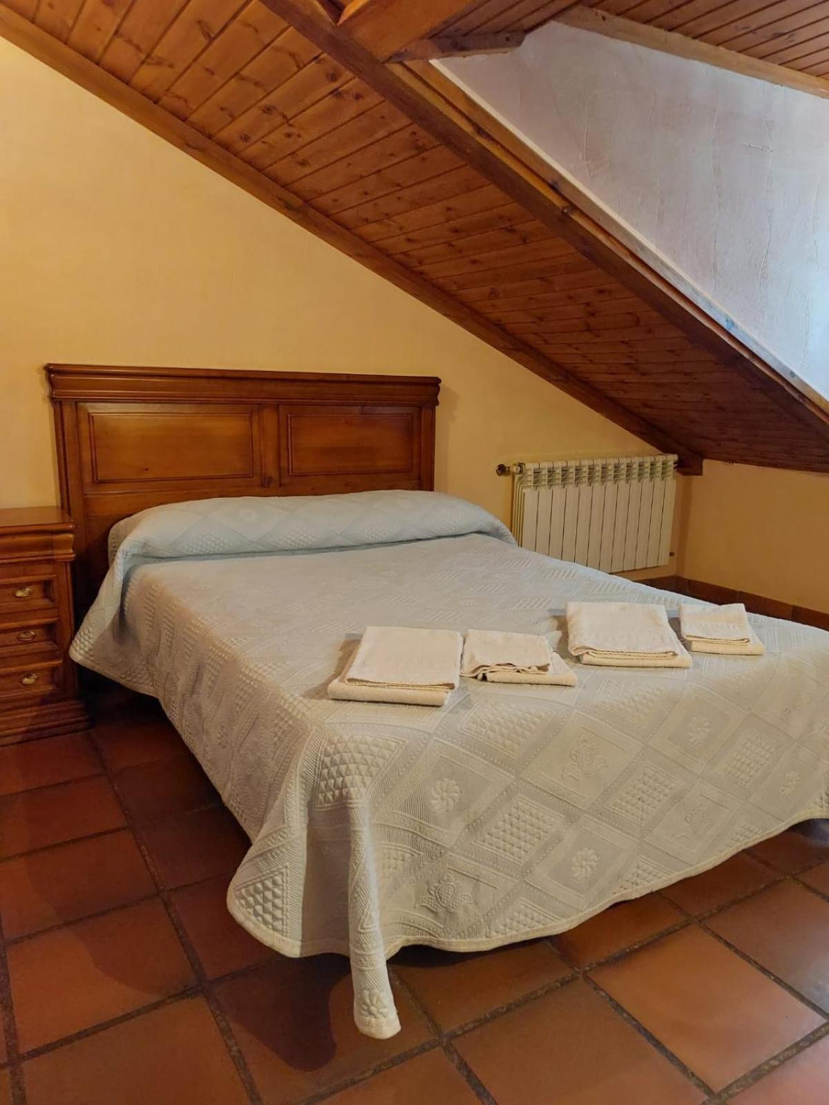 Hostal Restaurante Villa De Sepúlveda Buitenkant foto