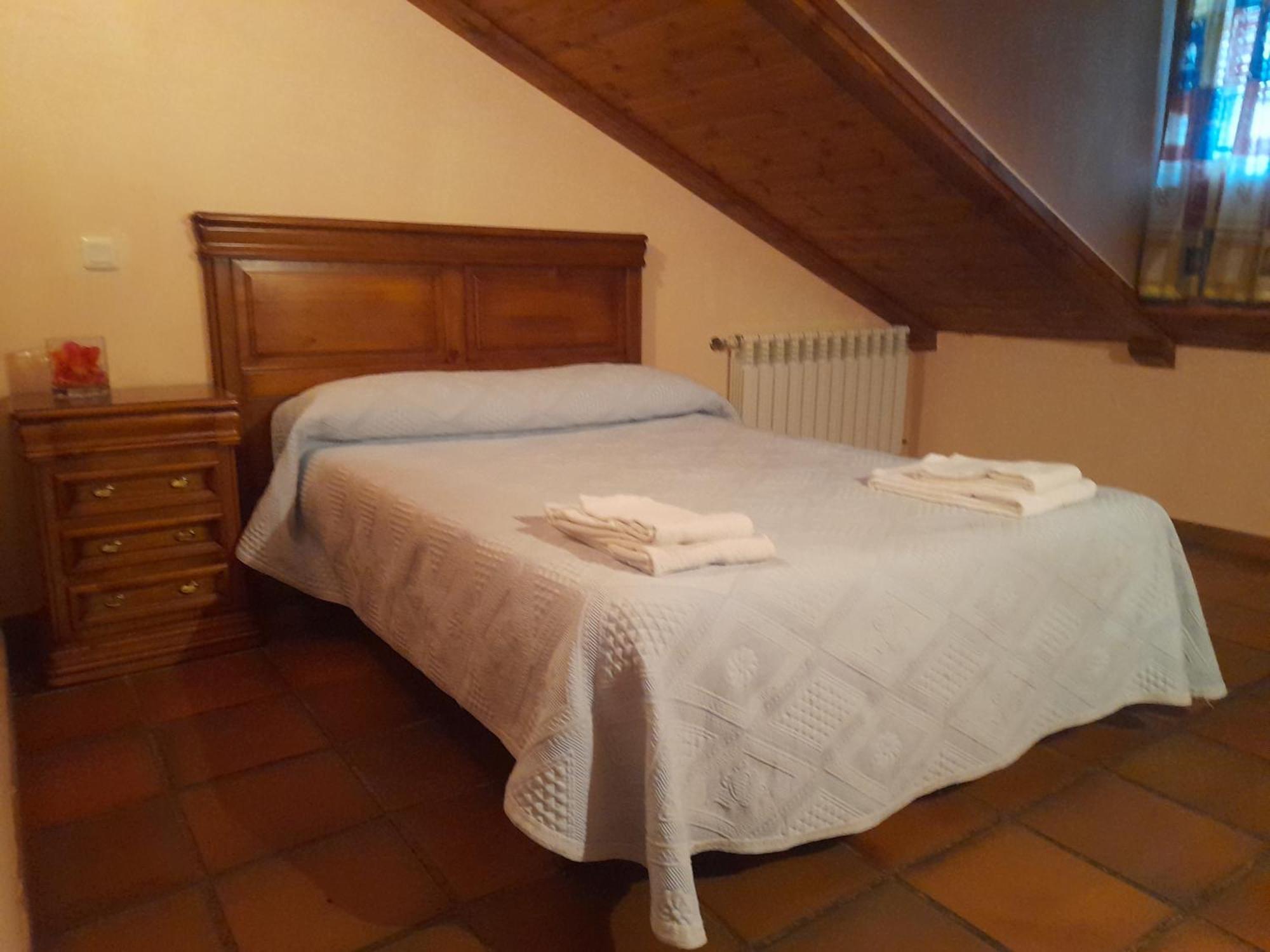 Hostal Restaurante Villa De Sepúlveda Buitenkant foto