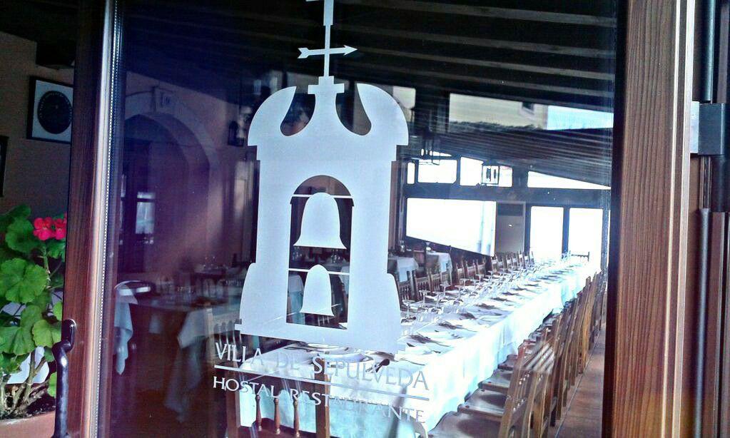 Hostal Restaurante Villa De Sepúlveda Buitenkant foto